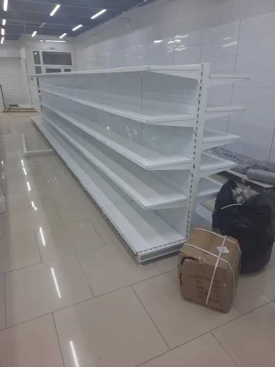 Магазин посуды и хозтоваров: металлические стеллажи, крючки на перфорацию, фото 2