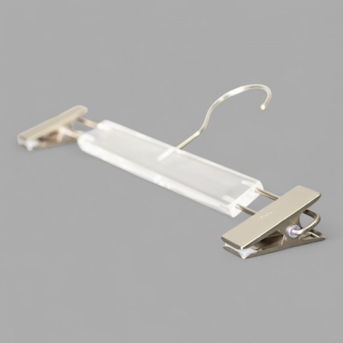 TM-96 Вешалка из оргстекла с зажимами для брюк и юбок L-320 мм