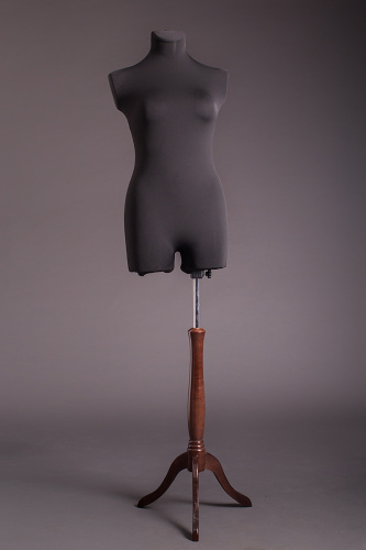 D-10 Манекен портной (48-50) женский с бедром мягкий 98*78*102 см