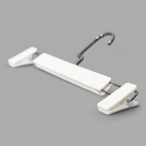 A-015.Color Вешалка с зажимами для юбок и брюк