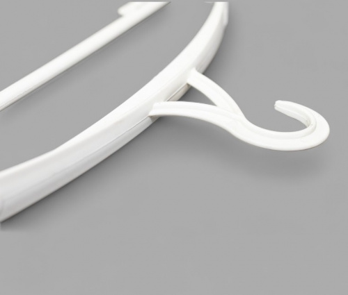 В-109-М(44-46)W Вешалка-плечики (СРЕДНЯЯ) для верхней одежды L-420 мм