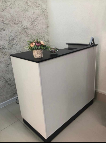 СТ-02-120611 Кассовый стол с вырезом в столешнице 1200*600*1100 ,ЛДСП 16 мм 