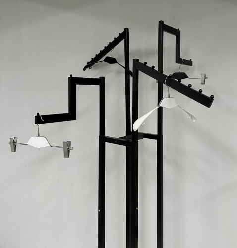 MB.HR4.Z-B/NK-9-B Вешало черное для демонстрации одежды c 4-мя лучами