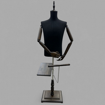 PPM-02 Манекен порт-демонстр. мужской без головы, с дерев. держателями обуви и брюк, шарнирные руки