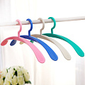Вешалки пластиковые для взрослой одежды