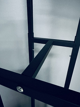 MB.HR43 Вешало черное для демонстрации одежды с 4-мя прямыми лучами (квадратный профиль)