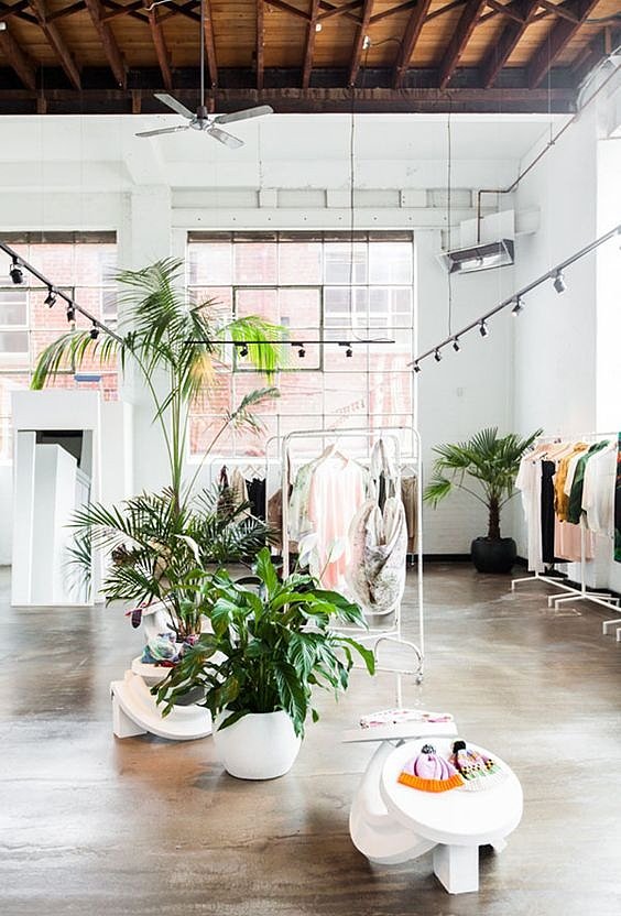 стойка для одежды с чехлом